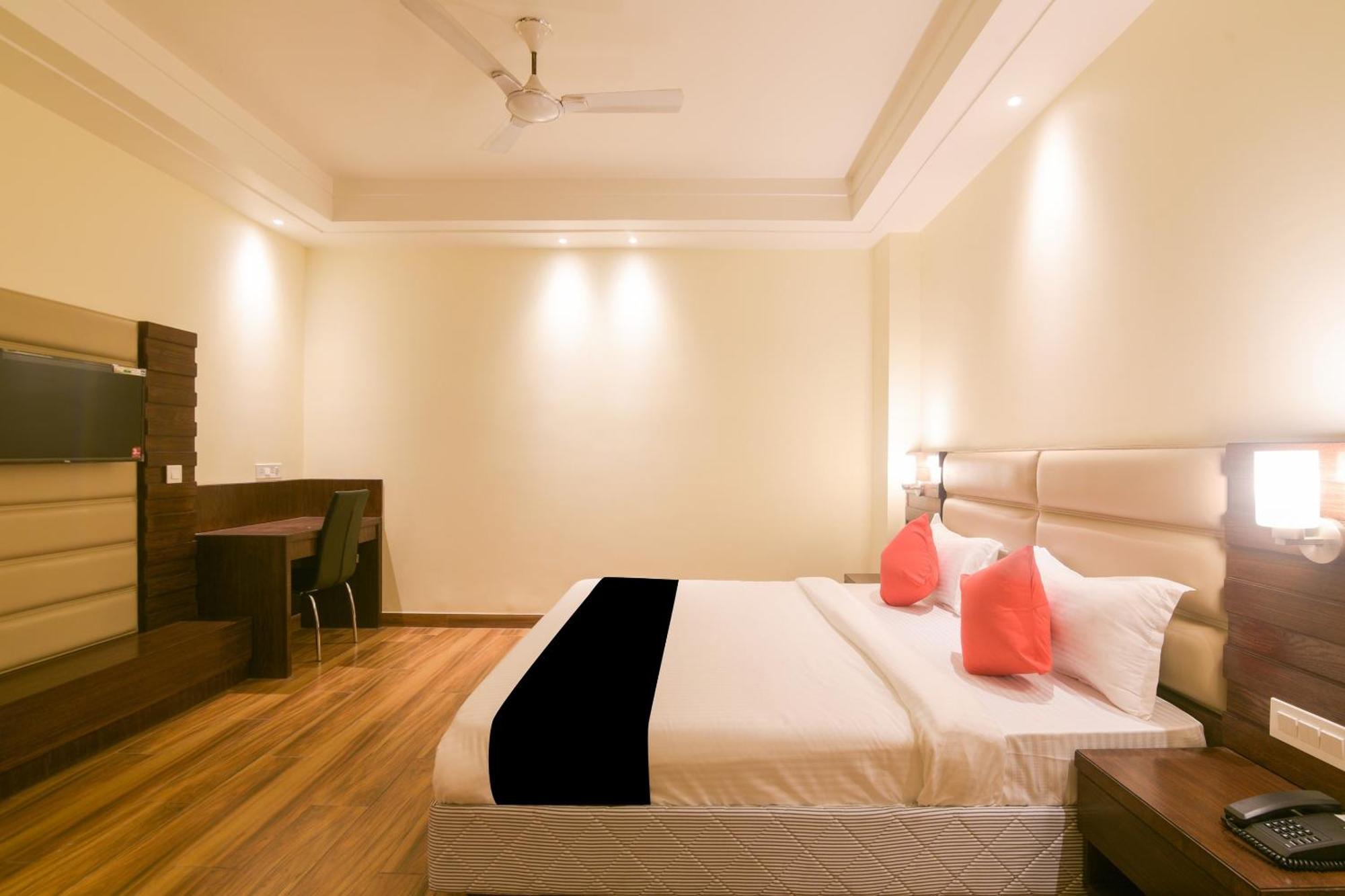 Hotel Super Collection O Starlight Kanpur Exterior foto